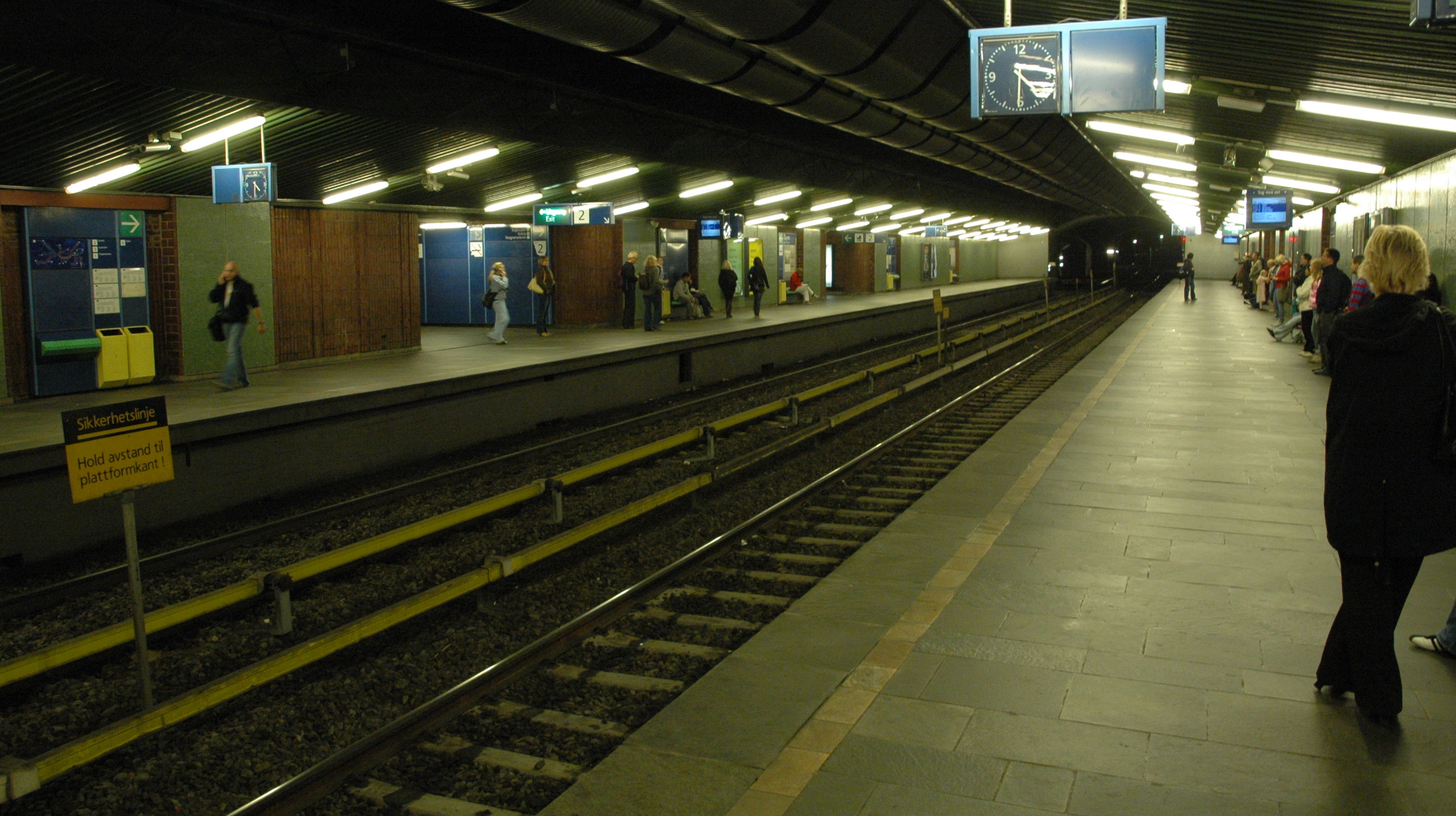 Tøyen T-banestasjon
